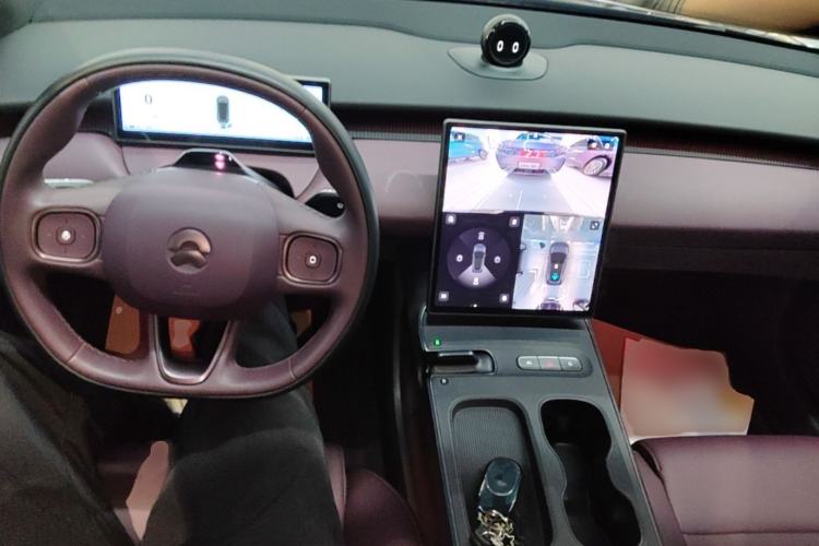 Used Nio ET5T 2024 75kWh Touring Center Console