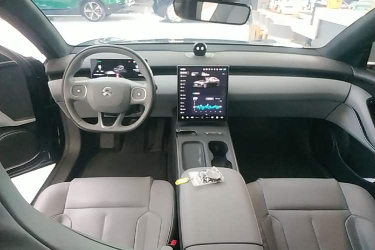 Used Nio ET5T 2024 75kWh Touring Center Console