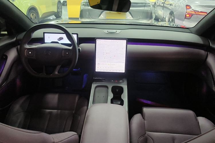 Used Nio ET5T 2024 75kWh Touring Center Console