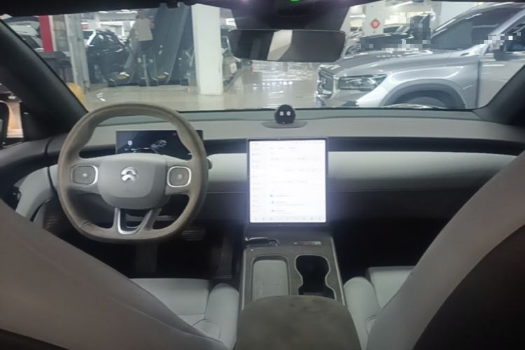 Used Nio ET5T 2024 75kWh Touring Center Console