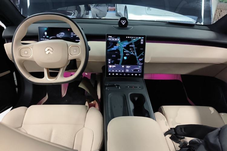 Used Nio ET5T 2024 75kWh Touring Center Console