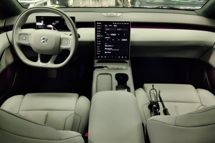 Used Nio ET5T 2024 75kWh Touring Center Console