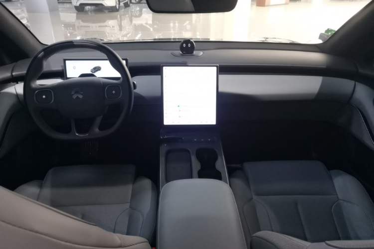 Used Nio ET5T 2024 75kWh Touring Center Console