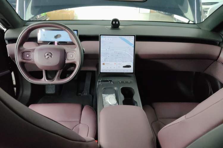 Used Nio ET5T 2024 75kWh Touring Center Console
