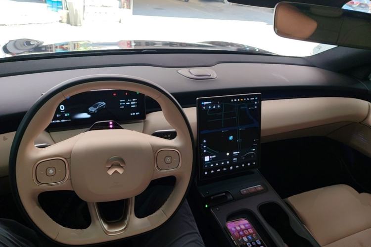 Used Nio ET5T 2024 75kWh Touring Center Console