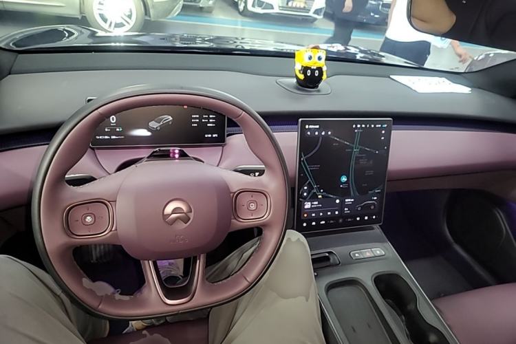 Used Nio ET5T 2024 75kWh Touring Center Console
