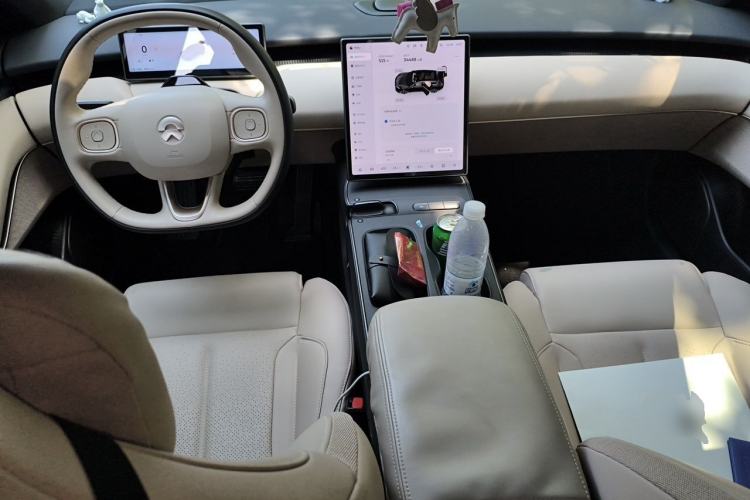 Used Nio ET5T 2024 75kWh Touring Center Console