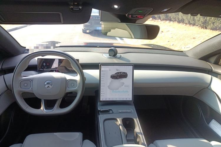 Used Nio ET5T 2024 75kWh Touring Center Console