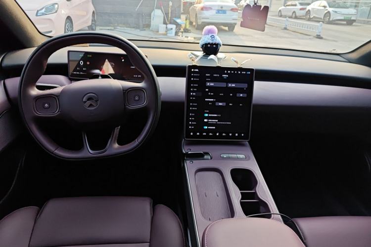 Used Nio ET5T 2024 75kWh Touring Center Console