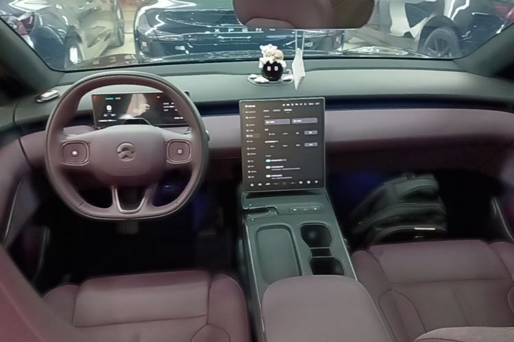 Used Nio ET5T 2024 75kWh Touring Center Console