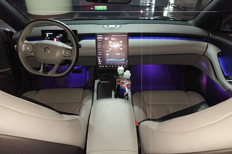 Used Nio ET5T 2024 75kWh Touring Center Console