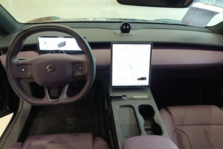 Used Nio ET5T 2024 75kWh Touring Center Console
