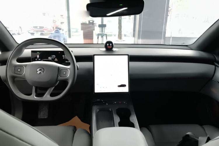 Used Nio ET5T 2024 75kWh Touring Center Console
