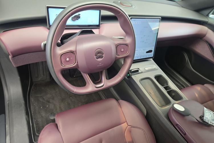 Used Nio ET5T 2024 75kWh Touring Center Console