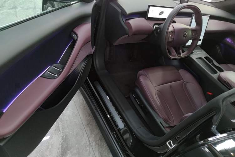 Used Nio ET5T 2024 75kWh Touring Driver Seat
