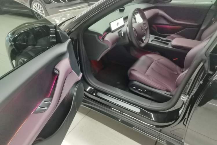 Used Nio ET5T 2024 75kWh Touring Driver Seat