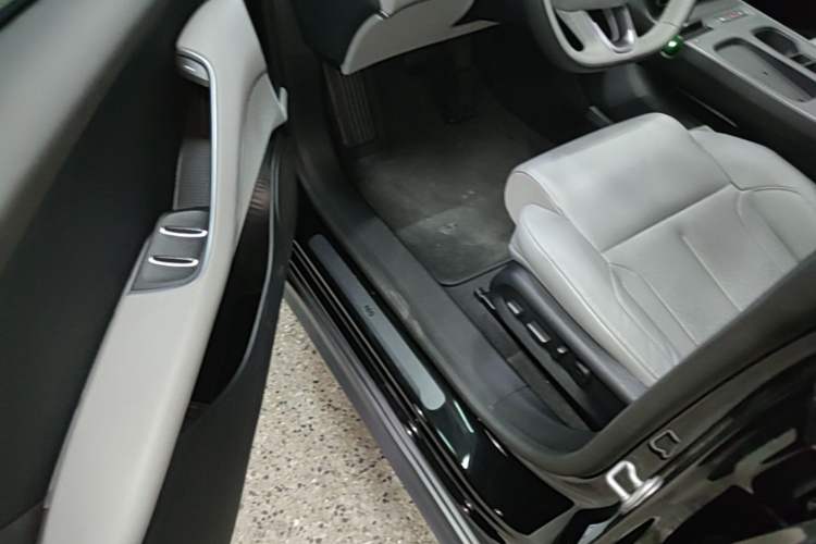 Used Nio ET5T 2024 75kWh Touring Driver Seat