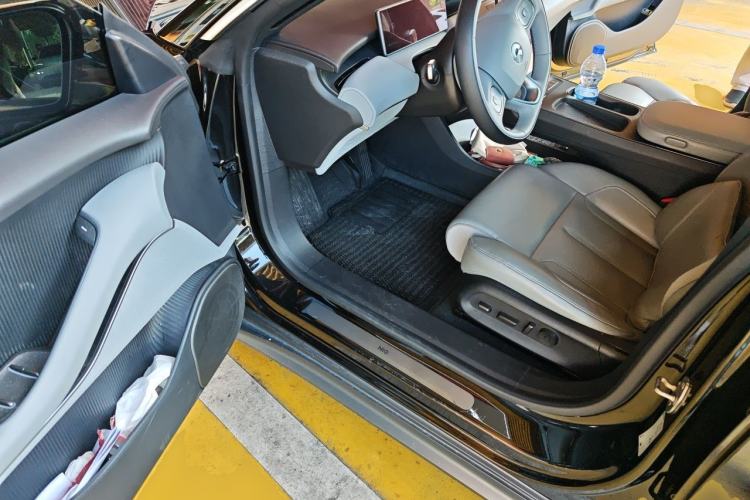 Used Nio ET5T 2024 75kWh Touring Driver Seat