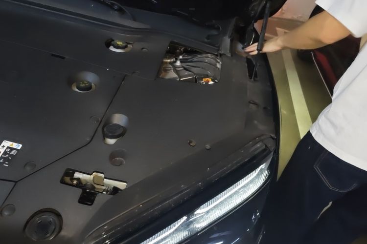 Used Nio ET5T 2024 75kWh Touring Engine Bay Left