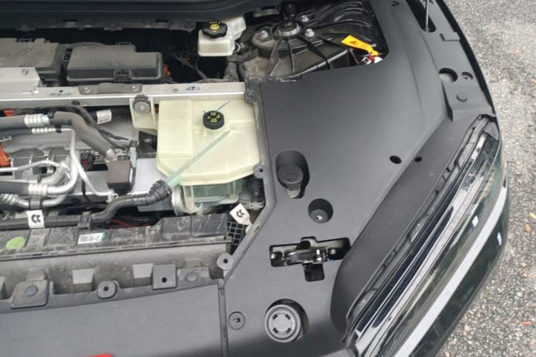 Used Nio ET5T 2024 75kWh Touring Engine Bay Left