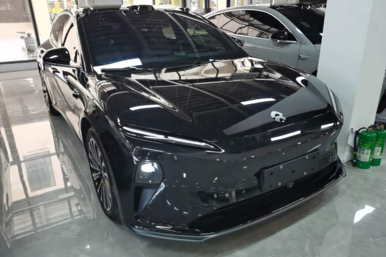 Used Nio ET5T 2024 75kWh Touring Front Right 45 Deg