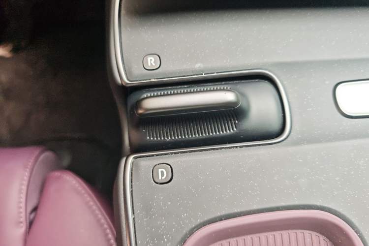 Used Nio ET5T 2024 75kWh Touring Gear Lever