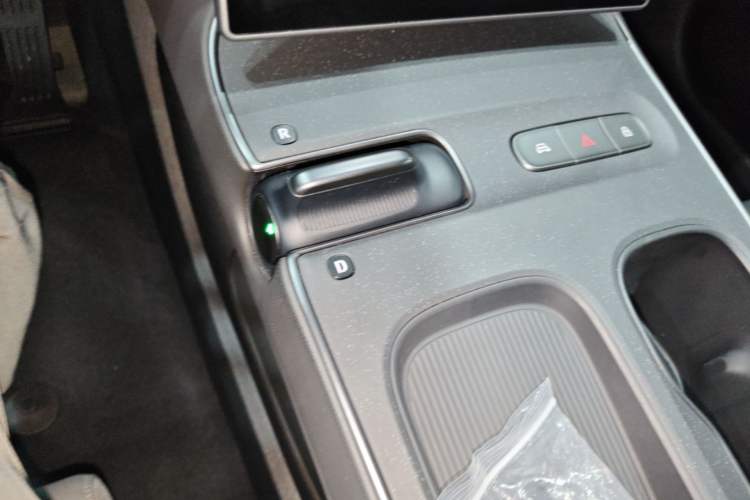 Used Nio ET5T 2024 75kWh Touring Gear Lever