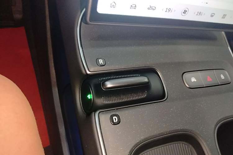Used Nio ET5T 2024 75kWh Touring Gear Lever