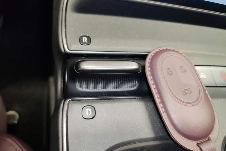 Used Nio ET5T 2024 75kWh Touring Gear Lever