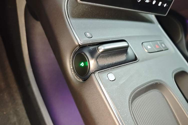 Used Nio ET5T 2024 75kWh Touring Gear Lever