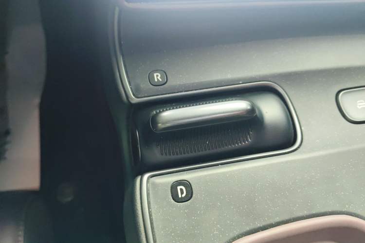 Used Nio ET5T 2024 75kWh Touring Gear Lever