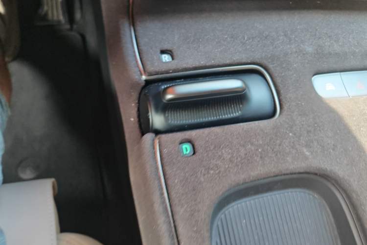 Used Nio ET5T 2024 75kWh Touring Gear Lever