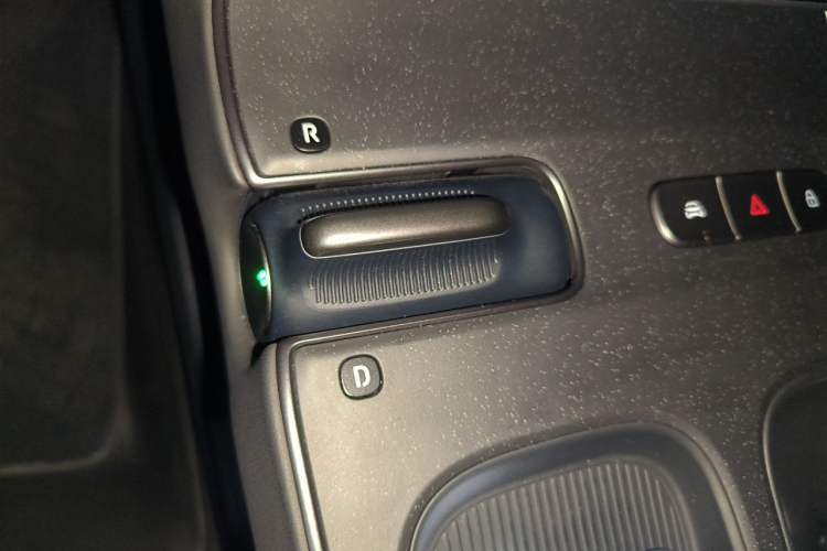 Used Nio ET5T 2024 75kWh Touring Gear Lever