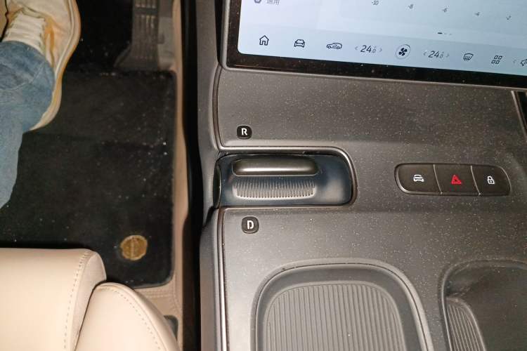 Used Nio ET5T 2024 75kWh Touring Gear Lever