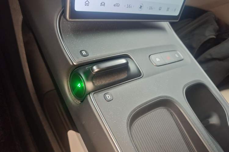 Used Nio ET5T 2024 75kWh Touring Gear Lever