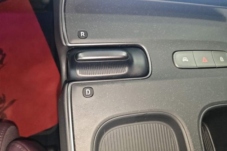 Used Nio ET5T 2024 75kWh Touring Gear Lever