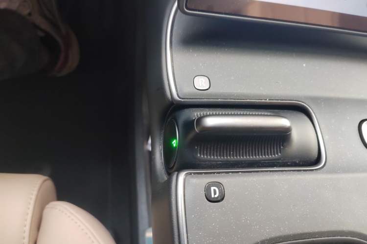 Used Nio ET5T 2024 75kWh Touring Gear Lever