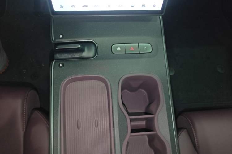 Used Nio ET5T 2024 75kWh Touring Gear Lever