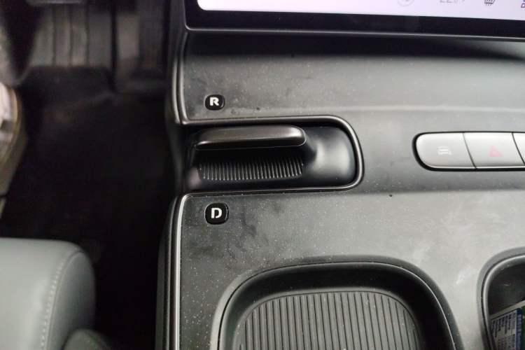 Used Nio ET5T 2024 75kWh Touring Gear Lever