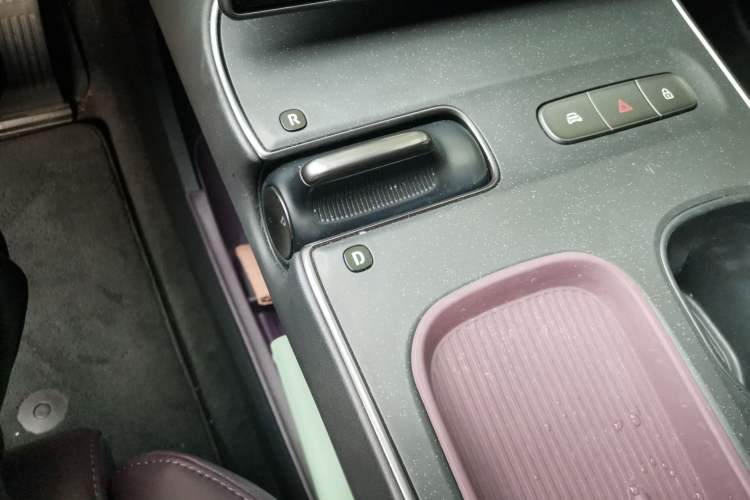 Used Nio ET5T 2024 75kWh Touring Gear Lever