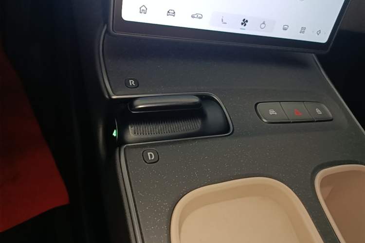 Used Nio ET5T 2024 75kWh Touring Gear Lever