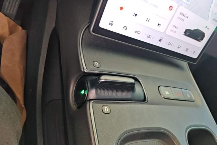 Used Nio ET5T 2024 75kWh Touring Gear Lever