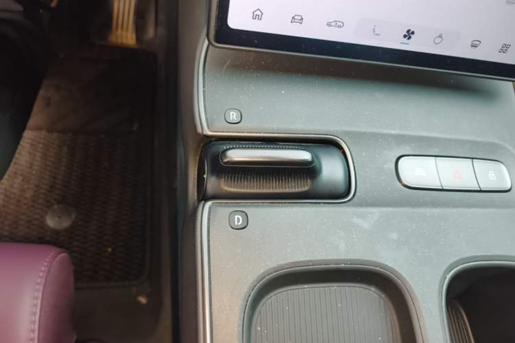 Used Nio ET5T 2024 75kWh Touring Gear Lever