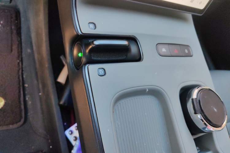 Used Nio ET5T 2024 75kWh Touring Gear Lever