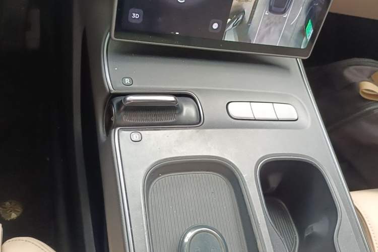Used Nio ET5T 2024 75kWh Touring Gear Lever