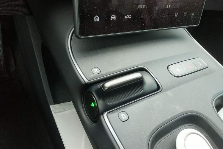 Used Nio ET5T 2024 75kWh Touring Gear Lever