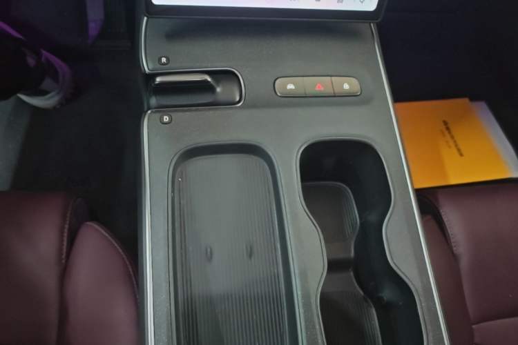 Used Nio ET5T 2024 75kWh Touring Gear Lever