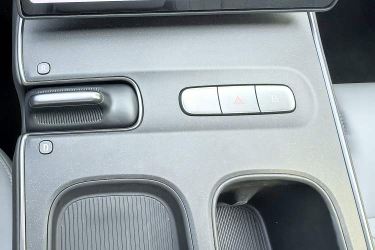 Used Nio ET5T 2024 75kWh Touring Gear Lever