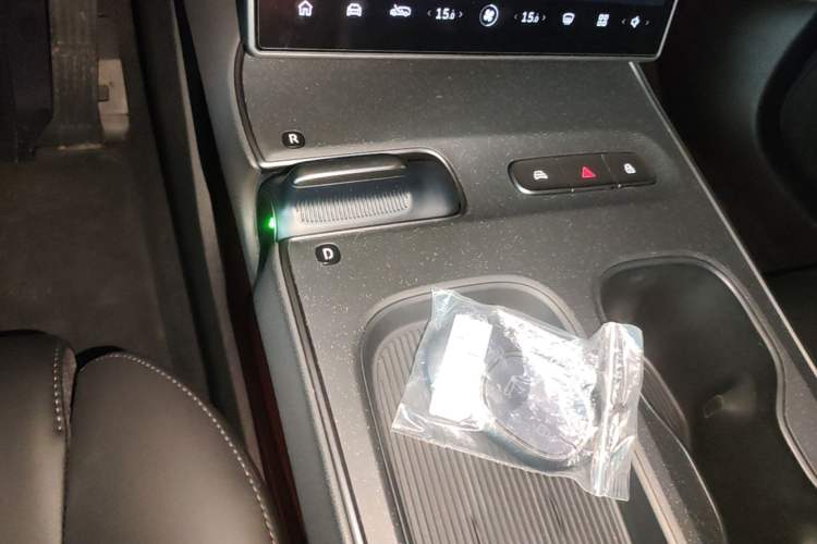 Used Nio ET5T 2024 75kWh Touring Gear Lever