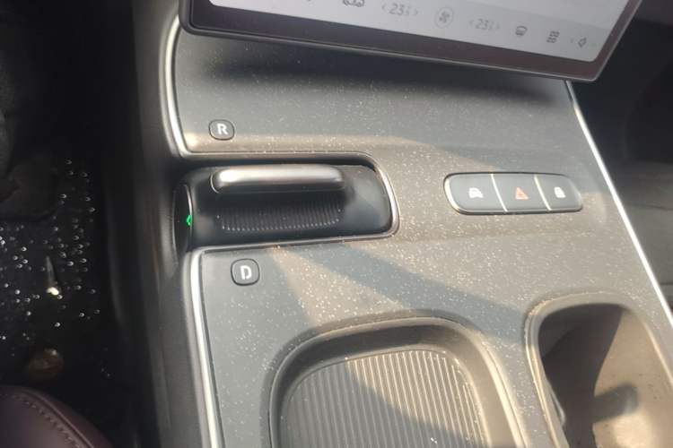 Used Nio ET5T 2024 75kWh Touring Gear Lever